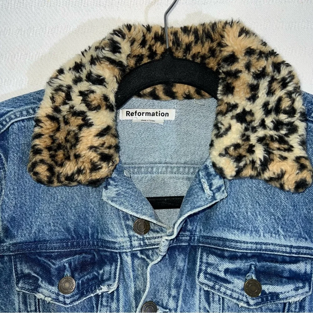 Reformation Womens Denim Jacket Size XS Leopard Print Faux Fur ASO Celebrities - Picture 4 of 9